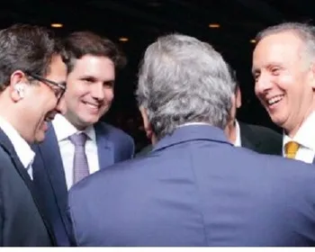 PSB de João Azevêdo é esvaziado; Aguinaldo e Hugo Motta dividem espólio