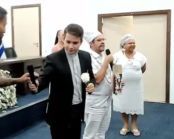 Padre acusado de intolerância se recusa a falar em ato com participação de Gilberto Gil; VÍDEO