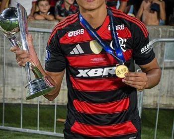 Paraibano conquista o Intercontinental Sub-20 pelo Flamengo contra o Barcelona