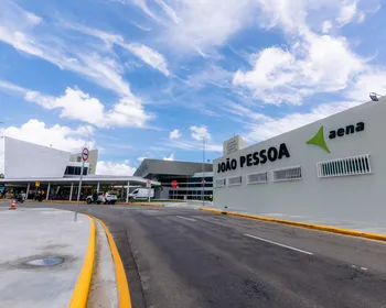 Aviões arremetem no aeroporto de João Pessoa após chuvas