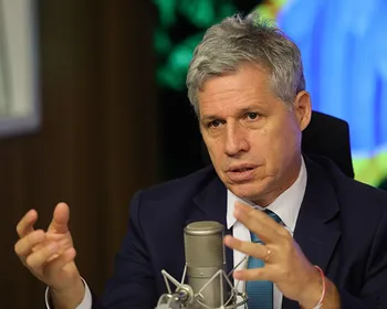 Paulo Teixeira vê como positivo dois palanques de Lula na Paraíba