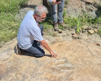 Pesquisa aponta descoberta da maior pegada de dinossauro do Brasil em Sousa, na Paraíba