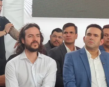 Posse de Léo Bezerra coloca na mesma mesa Pedro, Diogo Cunha Lima e Jhony Bezerra
