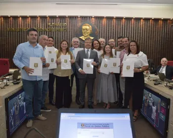 Prefeitos de 14 cidades firmam pacto com TCE para reduzir servidores; veja lista