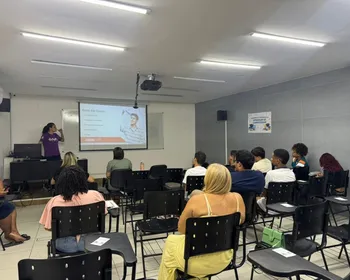 Prefeitura inscreve para cursos gratuitos de inclusão digital para idosos e reparo de celular