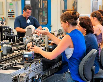 Setor de Serviços cresce quase 6% e Paraíba fica em segundo lugar no país em 2025, aponta IBGE