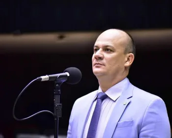 Enquanto Cabo Gilberto 'agitava bandeiras', Bolsonaro preferia Wellington Roberto