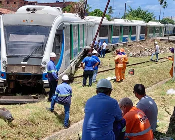 Trem descarrila em João Pessoa e suspende viagens em um trecho para Santa Rita; VÍDEO
