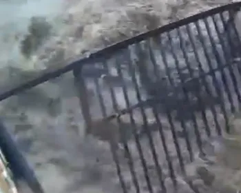 VÍDEO: Veja momento em que reservatório rompe e água destrói casas em Campina Grande