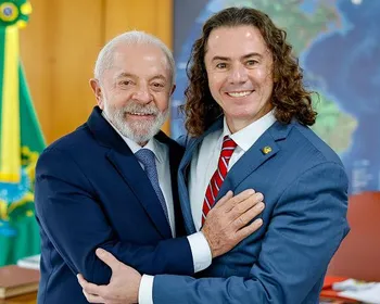 Veneziano mantém reunião com Lula em Brasília e presidente do PT paraibano confirma apoio