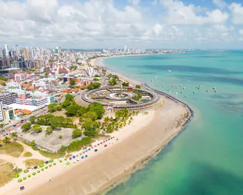 Verão sem trégua: sol, pele e os mitos que podem te colocar em risco