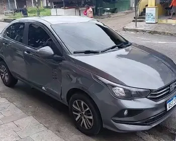 Acidente entre carro e trem é registrado no bairro de Mandacaru, em João Pessoa