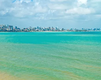 Litoral da Paraíba entra em alerta para mar agitado com ondas de até 3,5 metros