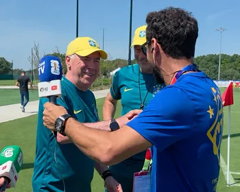 Ancelotti "convida" Nenê para treinar com a seleção brasileira antes de jogo contra a Noruega