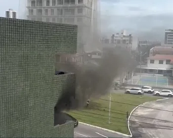 Apartamento pega fogo no Jardim Oceania, em João Pessoa; ventilador pode ter causado incêndio