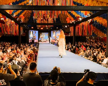 'Campina Feita à Mão': peças de artesãos da PB ganham destaque em desfile no Parque do Povo