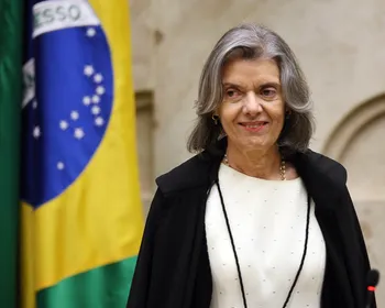 Cármen Lúcia vota por derrubar flexibilização da Lei da Ficha Limpa