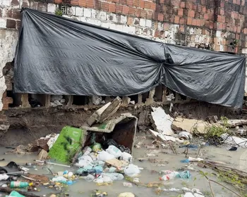 Chuvas intensas provocam desabamento de trecho de muro em cemitério de João Pessoa