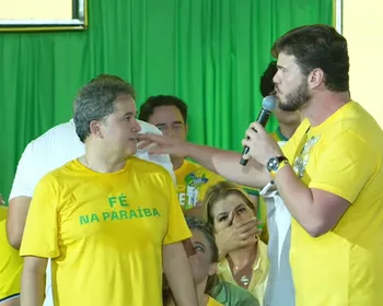 Em convenção do PL, Bruno confirma que Juliana Cunha Lima não será vice de Efraim