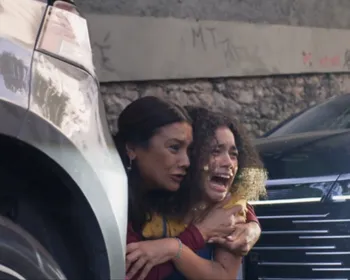 Em Três Graças, cena do carrinho de bebê na escadaria é inspirada em clássico soviético