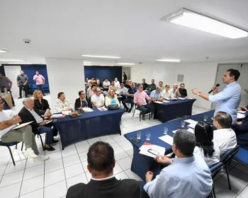 Governistas buscam alinhar discurso em reunião com deputados aliados