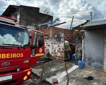 Homem fica ferido após explosão seguida de incêndio em casa, em Guarabira