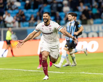 Hulk marca primeiro gol oficial com a camisa do Fluminense
