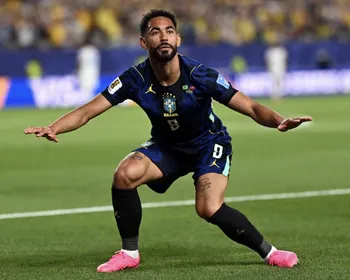 Matheus Cunha e Douglas Santos devem seguir como titulares da Seleção contra a Escócia