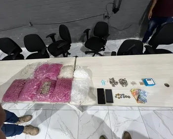 Polícia Civil apreende drogas e prende mulher em flagrante durante operação em Alagoa Grande