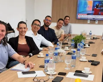 Prefeito fecha base com Veneziano e João Azevêdo pode ficar sem apoios em Cabedelo; entenda