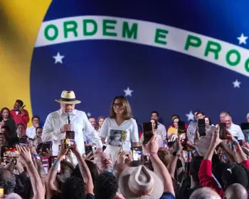 PT oficializa candidatura de Lula, que disputará a Presidência pela sétima vez
