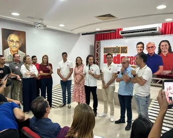 Veneziano anuncia filha de Cícero como 1ª suplente para Senado