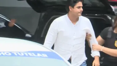 Cantor João Lima é preso após denúncia de violência doméstica contra ex-esposa