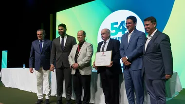 Comenda José Carlos da Silva Júnior é entregue a presidente da Unimed João Pessoa