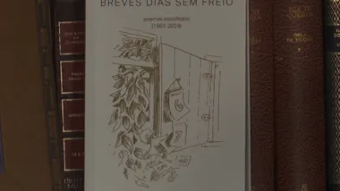 Sérgio de Castro Pinto lança livro comemorando os 50 anos de carreira; veja entrevista