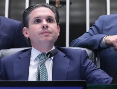 Hugo Motta sai em defesa da ex-assessora de Lira que foi alvo de operação da Polícia Federal