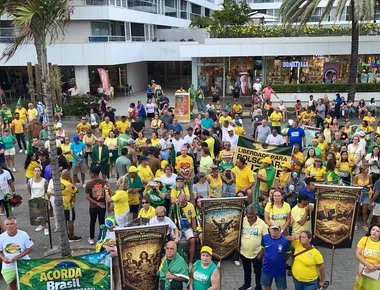 Em João Pessoa, bolsonaristas fazem mobilização no Busto de Tamandaré