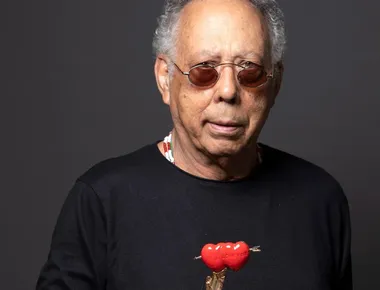 Macalé veio desafinar o coro dos contentes