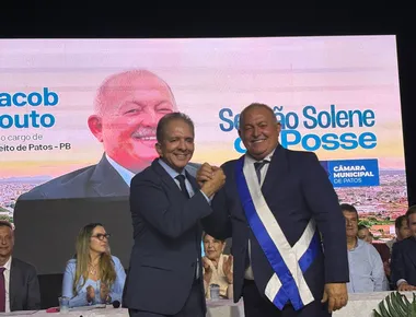 Nabor renuncia ao cargo de prefeito de Patos para disputar o Senado Federal; vice é empossado