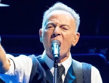 O "Chefe" canta contra Donald Trump