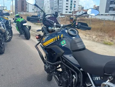 Homem que tentou furtar moto da PRF para 'farmar aura' é solto após audiência de custódia