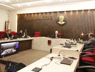 TCE multa prefeito de João Pessoa por manter professores temporários no lugar de concursados