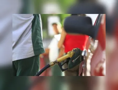 Preço da gasolina reduz em 94 postos em uma semana e chega a R$ 6,14, em João Pessoa