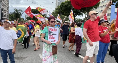 
				
					7 de Setembro: esquerda protesta contra anistia e em defesa da soberania, em João Pessoa
				
				