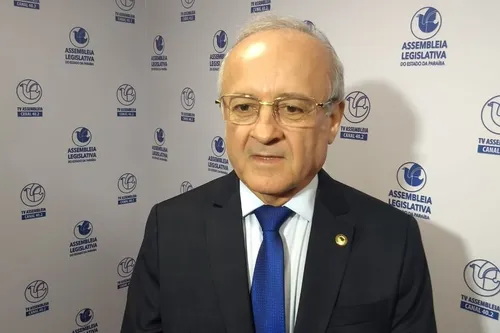 
				
					À CBN, Branco Mendes confirma candidatura à vaga no TCE-PB, mas mantém plano de reeleição em 2026
				
				