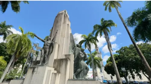 
				
					A João Pessoa que as ruas contam: da Praça dos Três Poderes ao Pavilhão do Chá
				
				