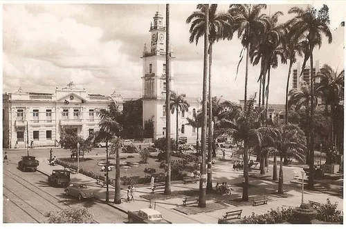 
				
					A João Pessoa que as ruas contam: da Praça dos Três Poderes ao Pavilhão do Chá
				
				