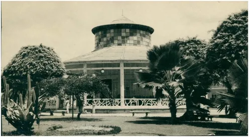 
				
					A João Pessoa que as ruas contam: da Praça dos Três Poderes ao Pavilhão do Chá
				
				