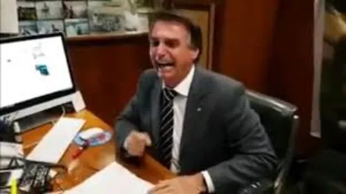 
				
					"A Papuda lhe espera" é uma frase de Jair Bolsonaro
				
				