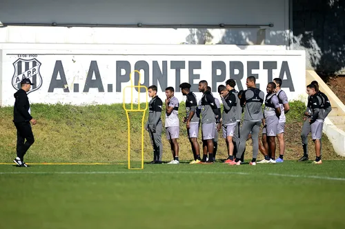 
				
					Adversário do Botafogo-PB, Ponte Preta deixa de treinar devido a salários atrasados
				
				